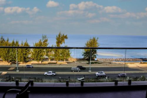 Beachfront Luxury Exquisite Retreat above Mall