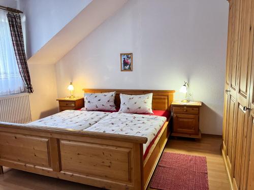 Postel nebo postele na pokoji v ubytování Obermerkenbergerhof