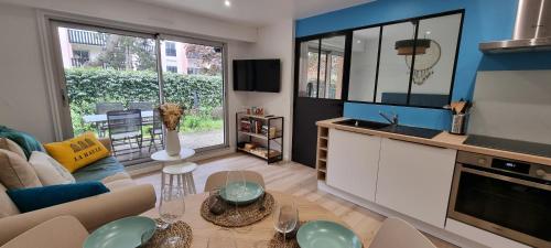 HOME ET HOLIDAY Le Chardonnay