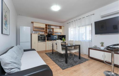 Nice Apartment In Bibinje With Wifi