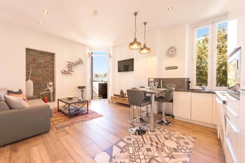 Downtown Cannes walk to Beaches and Croisette