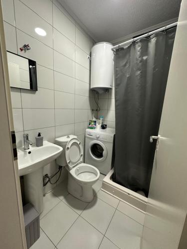 Bany a Apartment Guri