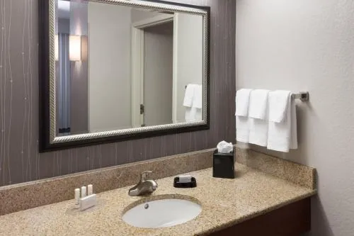 Courtyard by Marriott Miami at Dolphin Mall photo 7