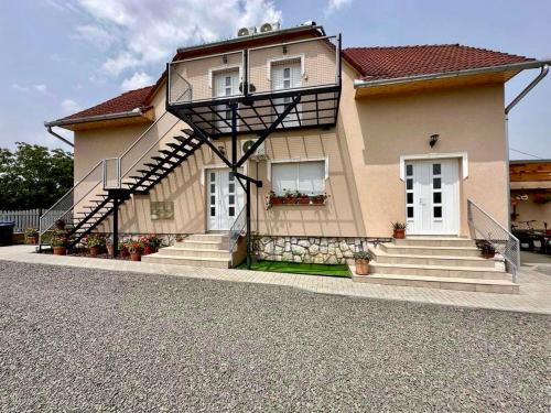 Nyugalom Szigete Apartmanok