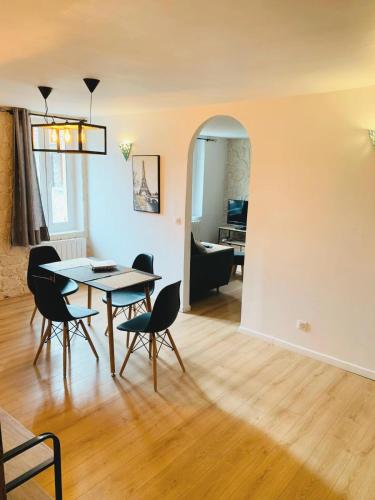 La perle rare Chambly, Proche Parc Astérix , château de Chantilly