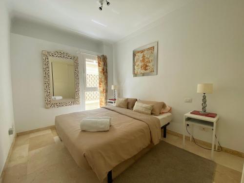 Una cama o camas en una habitación de Victoria s