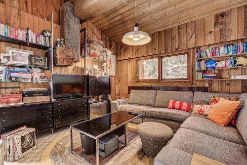 Large peaceful chalet for mountain adventures! Perfect for Flégère and Grand Montet skiing