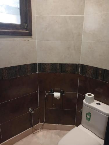 Ένα μπάνιο στο Villa Lmima Malika