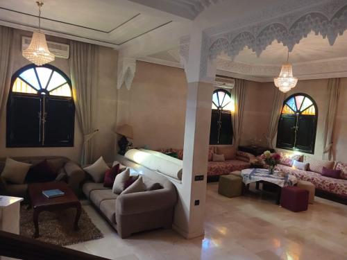 Χώρος καθιστικού στο Villa Lmima Malika