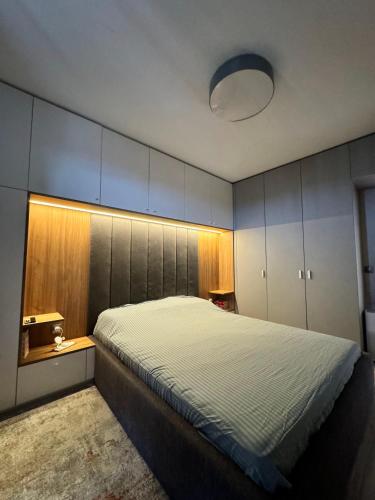 Central Apartment with Amazing Views