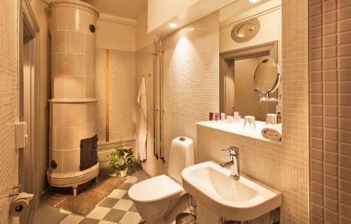 Kúpeľňa v ubytovaní Rosersbergs Slottshotell