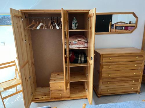 Knihovna v apartmánu