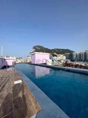 Bazén v ubytování Sublime, an absolute gem in Gibraltar nebo v jeho okolí