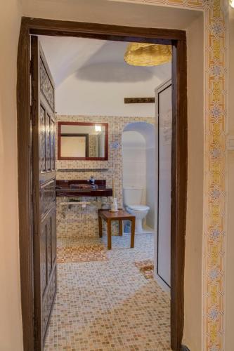 Riad Elaissiにあるバスルーム