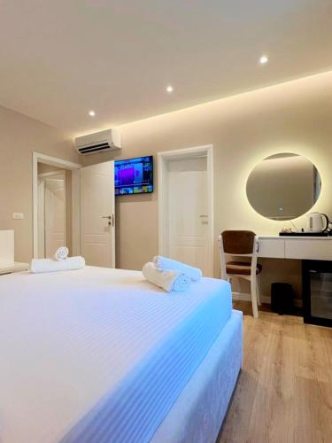 Ein Bett oder Betten in einem Zimmer der Unterkunft Charles City Center