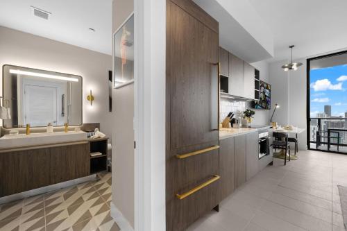 PH 49 Floor Luxury Studio w Free Parking photo 25