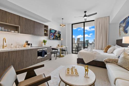PH 49 Floor Luxury Studio w Free Parking photo 5