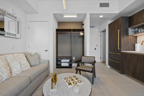 PH 49 Floor Luxury Studio w Free Parking photo 14