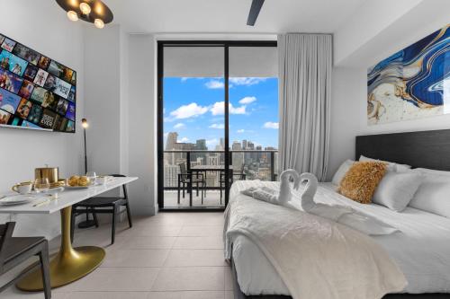 PH 49 Floor Luxury Studio w Free Parking photo 15