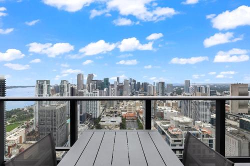 PH 49 Floor Luxury Studio w Free Parking photo 26