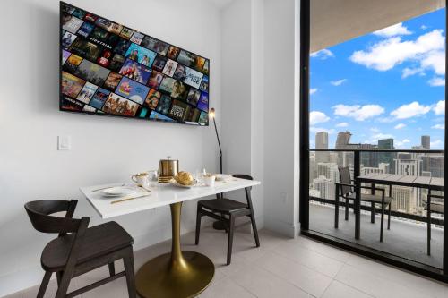 PH 49 Floor Luxury Studio w Free Parking photo 4