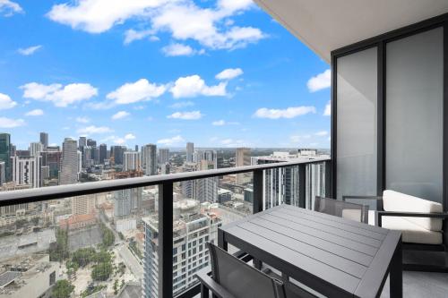 PH 49 Floor Luxury Studio w Free Parking photo 27