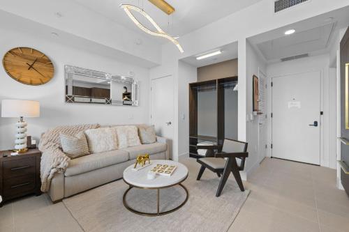 PH 49 Floor Luxury Studio w Free Parking photo 17