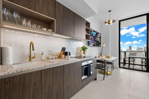 PH 49 Floor Luxury Studio w Free Parking photo 22