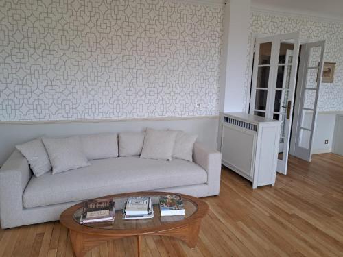 Bright & elegant appartment with view over Invalides, near St Germain des Prés