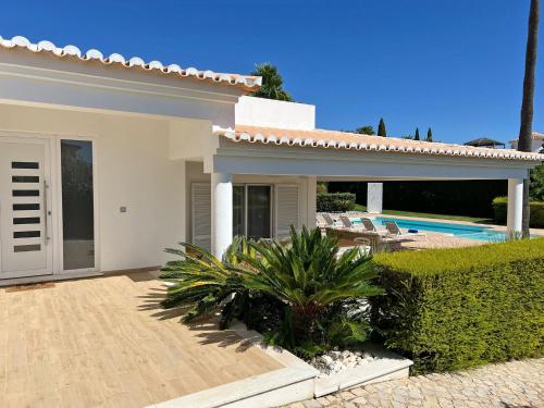 Stunning 4-Bedroom Villa With Pool - Perfect For Families