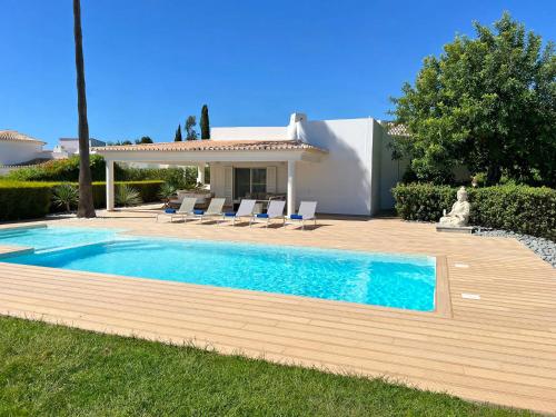 Stunning 4-Bedroom Villa With Pool - Perfect For Families