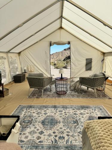 Posezení v ubytování Vegas Glamping