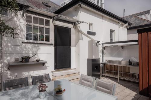 Φωτογραφία από το άλμπουμ του Connage - Historic Battery Point Police Station στο Χόμπαρτ