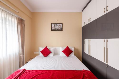 Postel nebo postele na pokoji v ubytování Pinnacle Serviced Apartments