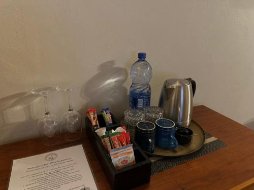 Příslušenství pro přípravu čaje a kávy v ubytování Port Wine Guesthouse