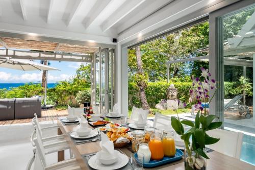 Jídlo v vily nebo okolí