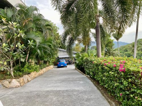 Κήπος έξω από το Ko Samui Seaview pool villa Paris with car