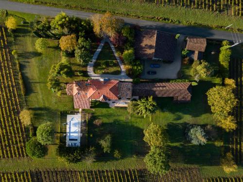 Photo de la galerie de l'établissement Belle demeure familiale avec piscine proche St Emilion, à Bossugan