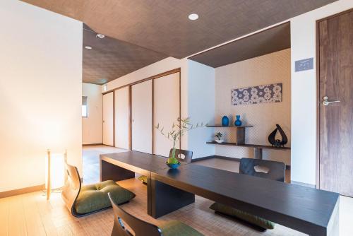 Bijou Suites Ten
