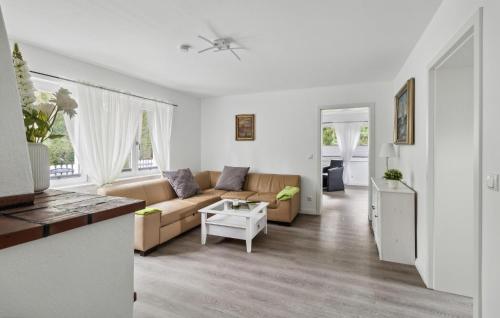 Χώρος καθιστικού στο 2 Bedroom Beautiful Home In Wandlitz