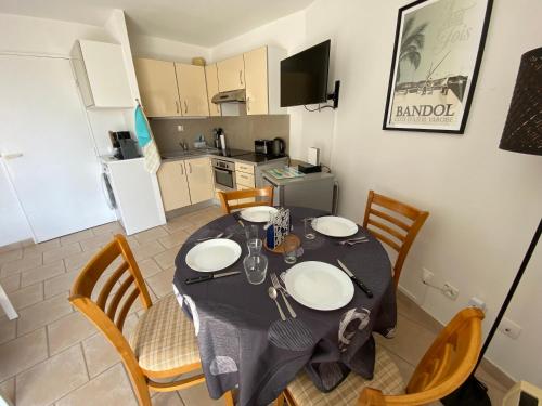 Bandol Appartement hyper centre terrasse et parking