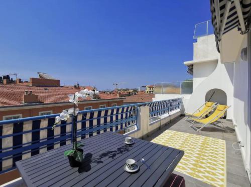 5 PAPON - Dernier étage - Terrasse à ciel ouvert - Garibaldi