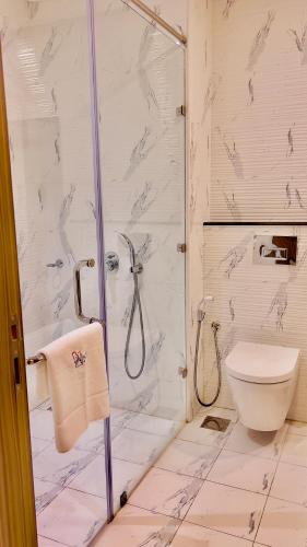 Ένα μπάνιο στο BW Suites & Spa