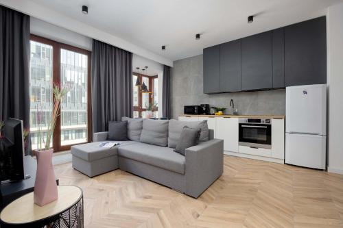 Tasteful Apartment with Parking by Noclegi Renters