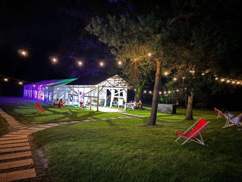 Taman di luar Młyn Witowice