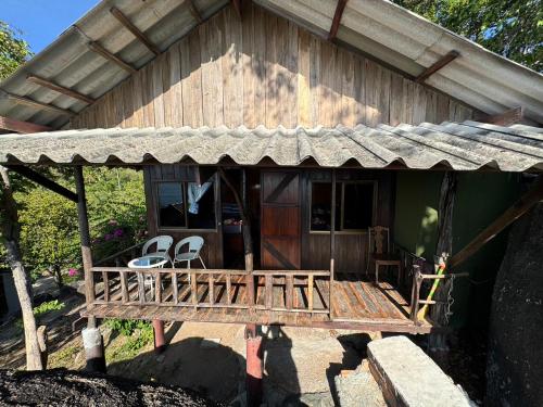 Balkoni atau teres di Char Bungalows