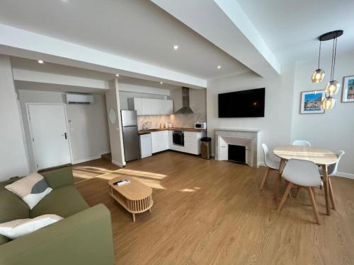 2 Bedroom apartment with AC