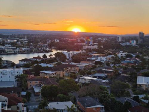 Gallery image of Surfers Paradise Penthouse & Rooftop with city views in Gold Coast