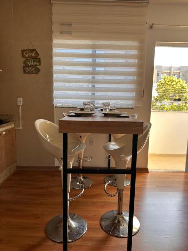 Φωτογραφία από το άλμπουμ του Apartamento Completo 2 Quartos com AC em Blumenau à 10min Vila Germânica, Tv a cabo e Premiere, ideal para família, Fácil acesso para Pomerode σε Blumenau