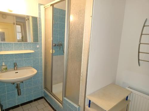 Ένα μπάνιο στο OCTOPUS-1 Monteurwohnung in Zentrum! 2-zkb in 1og